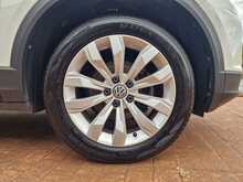 Volkswagen T-Roc TDI SE 