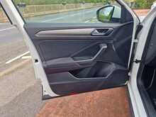 Volkswagen T-Roc TDI SE 