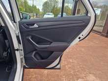 Volkswagen T-Roc TDI SE 