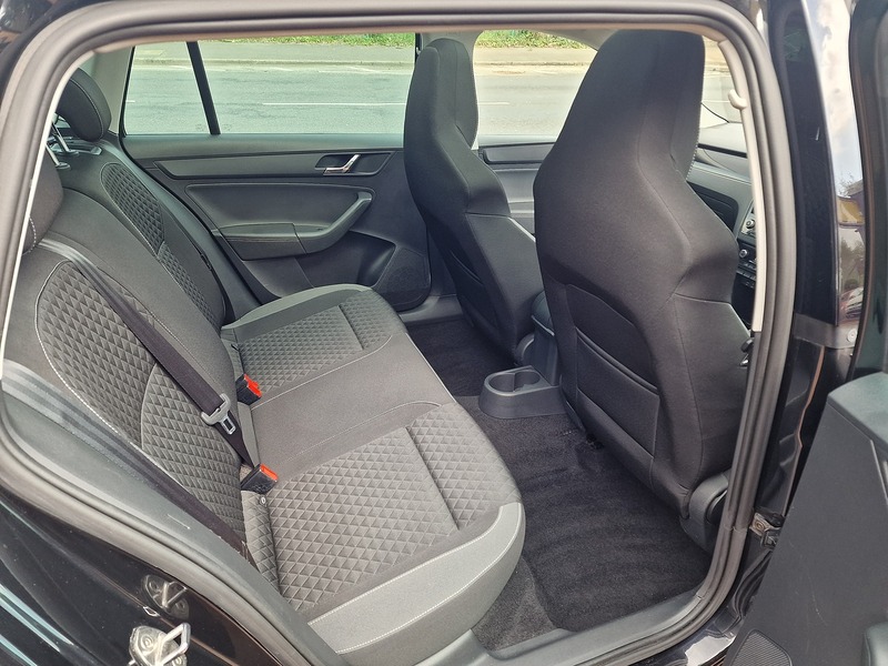 Skoda 1.6 TDI SE Sport Hatchback 5dr Diesel Manual Euro 6 (s/s) (115 ps)