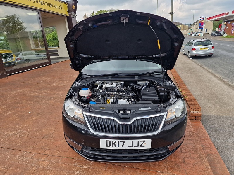 Skoda 1.6 TDI SE Sport Hatchback 5dr Diesel Manual Euro 6 (s/s) (115 ps)