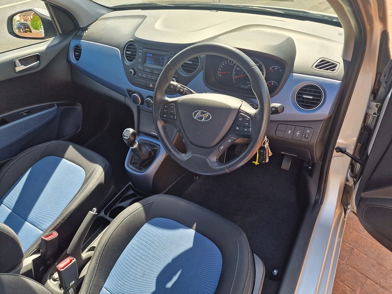 Hyundai 1.2 Premium Hatchback 5dr Petrol Manual Euro 5 (87 ps)