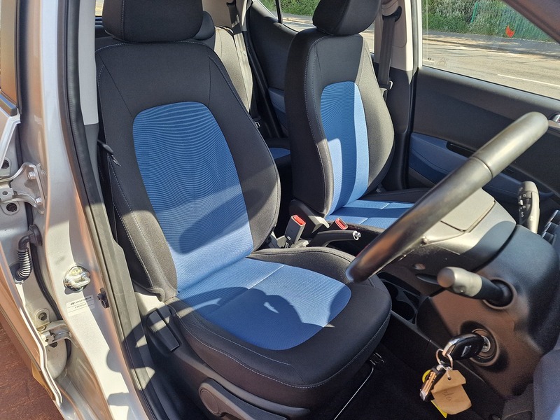 Hyundai 1.2 Premium Hatchback 5dr Petrol Manual Euro 5 (87 ps)