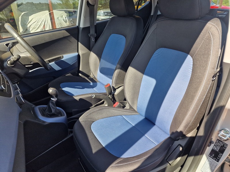 Hyundai 1.2 Premium Hatchback 5dr Petrol Manual Euro 5 (87 ps)