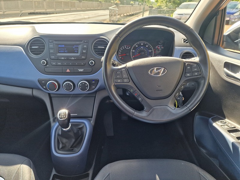 Hyundai 1.2 Premium Hatchback 5dr Petrol Manual Euro 5 (87 ps)