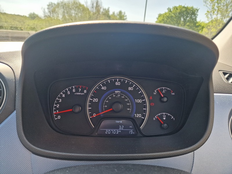 Hyundai 1.2 Premium Hatchback 5dr Petrol Manual Euro 5 (87 ps)