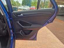 Volkswagen T-Roc TDI SE 