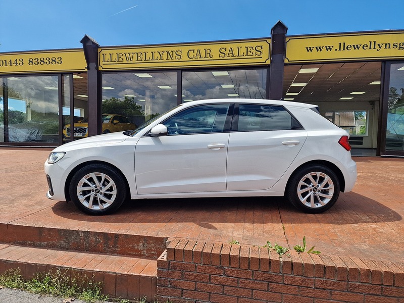 Audi 1.0 TFSI 25 Sport Sportback 5dr Petrol Manual Euro 6 (s/s) (95 ps)