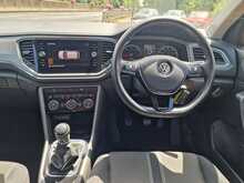 Volkswagen T-Roc TDI Design 