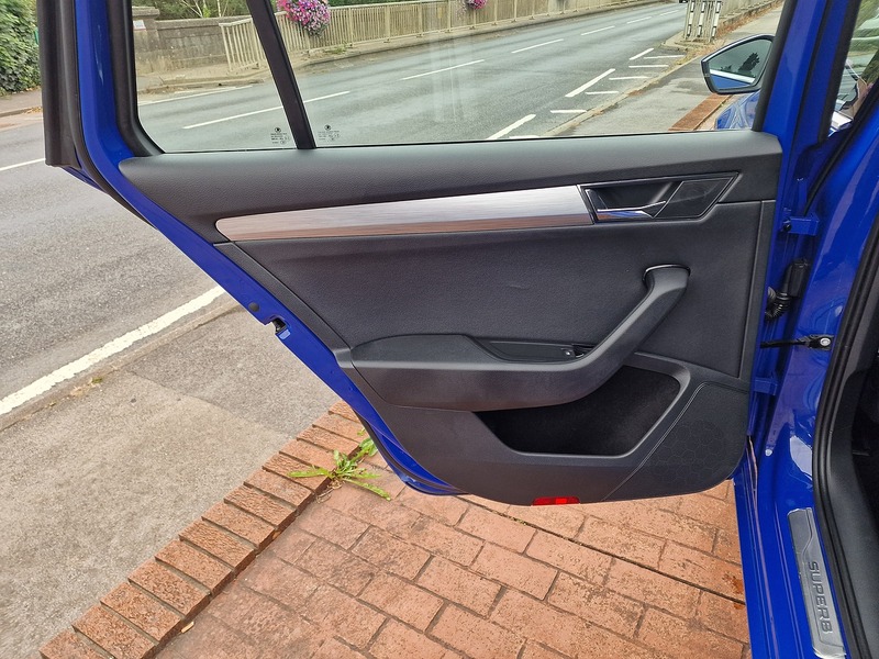 Skoda 2.0 TDI SE Estate 5dr Diesel DSG Euro 6 (s/s) (150 ps)