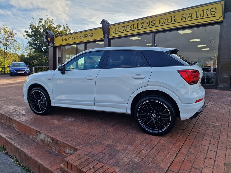 Audi 1.6 TDI 30 Black Edition SUV 5dr Diesel Manual Euro 6 (s/s) (116 ps)