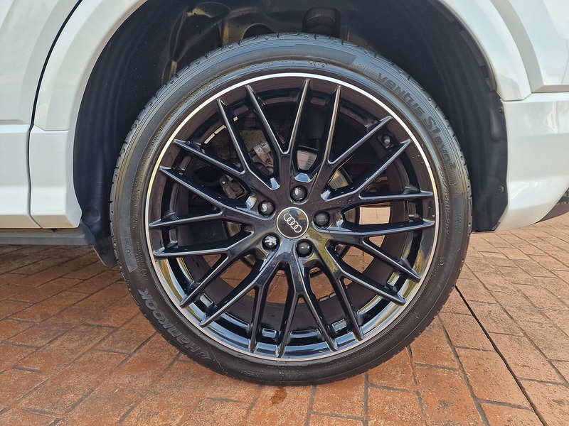 Audi 1.6 TDI 30 Black Edition SUV 5dr Diesel Manual Euro 6 (s/s) (116 ps)