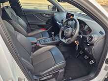 Audi Q2 TDI Black Edition 