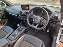 Audi Q2 TDI Black Edition 