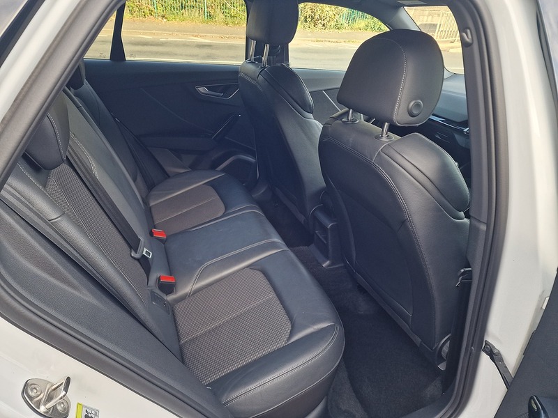 Audi 1.6 TDI 30 Black Edition SUV 5dr Diesel Manual Euro 6 (s/s) (116 ps)