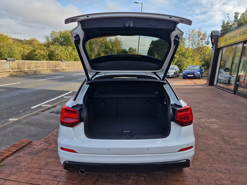 Audi 1.6 TDI 30 Black Edition SUV 5dr Diesel Manual Euro 6 (s/s) (116 ps)