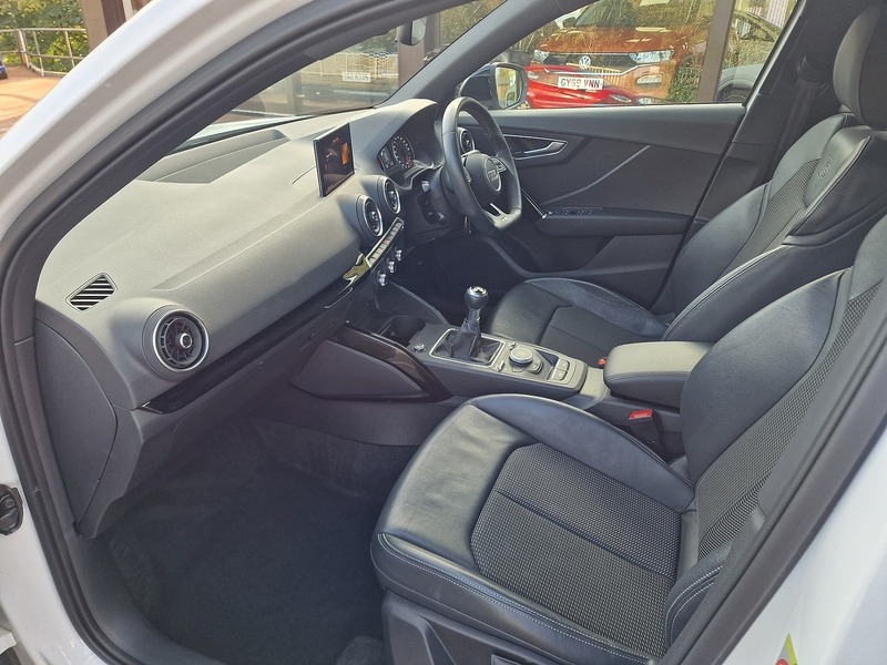 Audi 1.6 TDI 30 Black Edition SUV 5dr Diesel Manual Euro 6 (s/s) (116 ps)