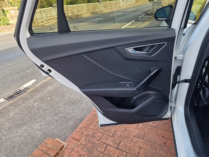 Audi 1.6 TDI 30 Black Edition SUV 5dr Diesel Manual Euro 6 (s/s) (116 ps)