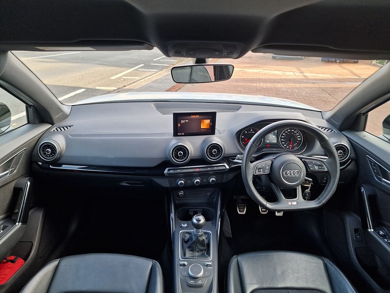 Audi 1.6 TDI 30 Black Edition SUV 5dr Diesel Manual Euro 6 (s/s) (116 ps)