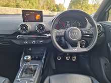 Audi Q2 TDI Black Edition 