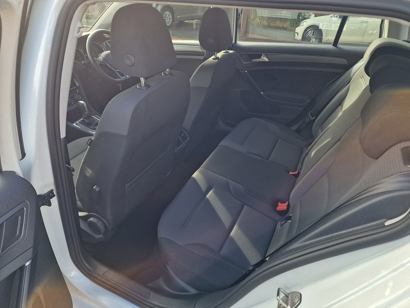 Volkswagen 2.0 TDI SE Nav Estate 5dr Diesel DSG Euro 6 (s/s) (150 ps)