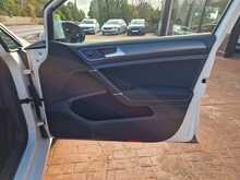 Volkswagen Golf TDI SE Nav 