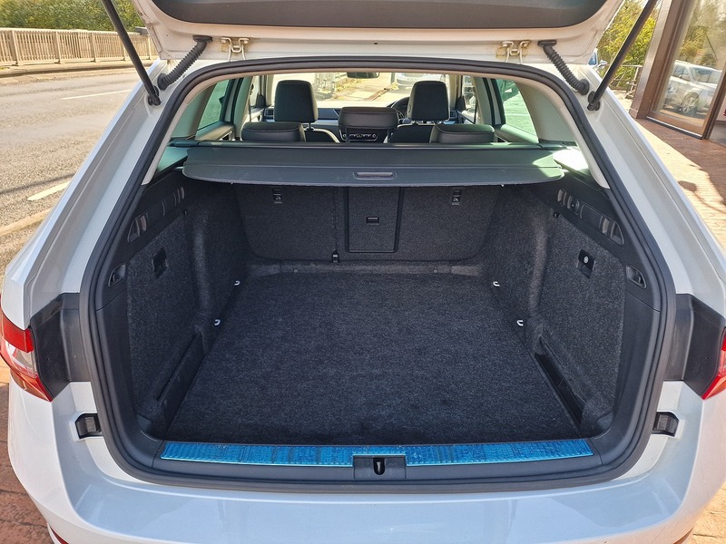 Skoda 2.0 TDI SE Technology Estate 5dr Diesel Manual Euro 6 (s/s) (150 ps)