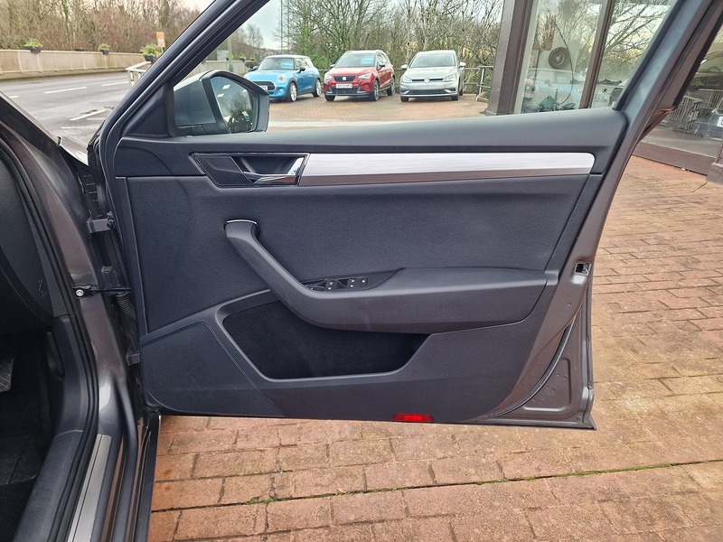 Skoda 2.0 TDI SE Technology Estate 5dr Diesel DSG Euro 6 (s/s) (150 ps)