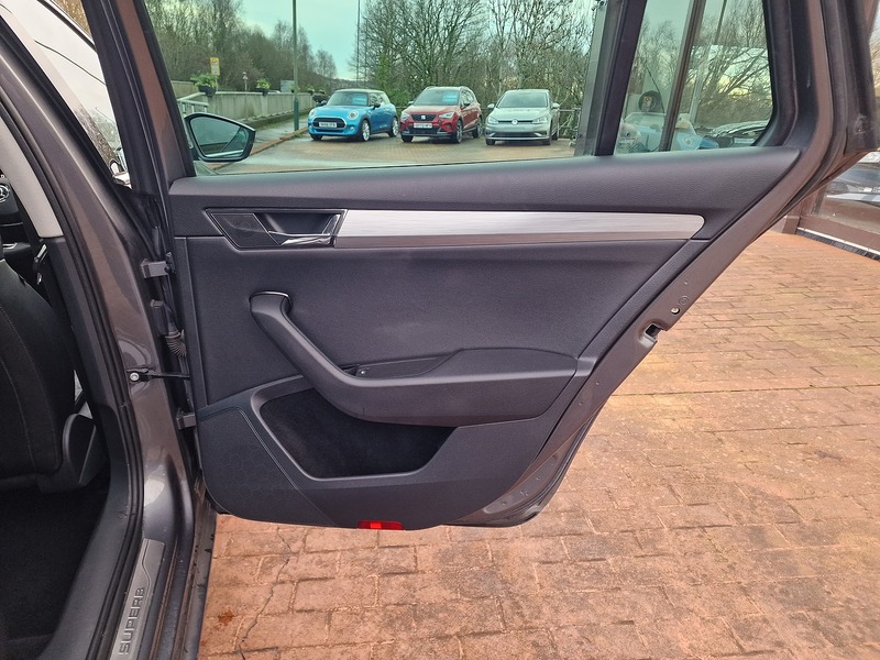 Skoda 2.0 TDI SE Technology Estate 5dr Diesel DSG Euro 6 (s/s) (150 ps)