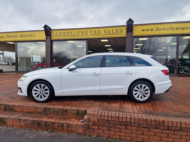 Audi 2.0 TDI 35 Technik Estate 5dr Diesel S Tronic Euro 6 (s/s) (163 ps)