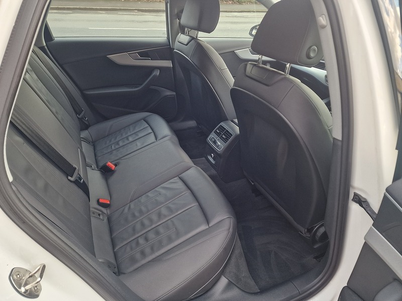 Audi 2.0 TDI 35 Technik Estate 5dr Diesel S Tronic Euro 6 (s/s) (163 ps)