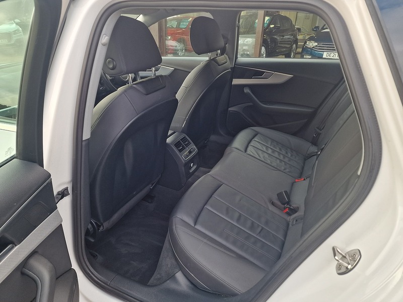 Audi 2.0 TDI 35 Technik Estate 5dr Diesel S Tronic Euro 6 (s/s) (163 ps)