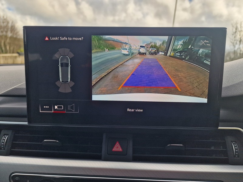 Audi 2.0 TDI 35 Technik Estate 5dr Diesel S Tronic Euro 6 (s/s) (163 ps)