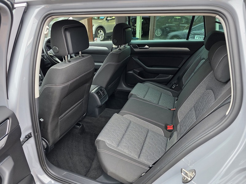 Volkswagen 2.0 TDI EVO SE Nav Estate 5dr Diesel DSG Euro 6 (s/s) (150 ps)