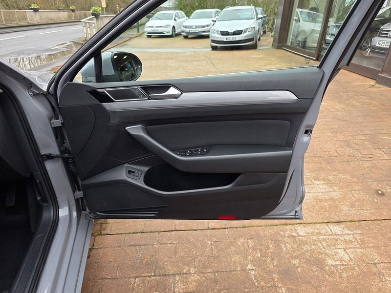 Volkswagen 2.0 TDI EVO SE Nav Estate 5dr Diesel DSG Euro 6 (s/s) (150 ps)