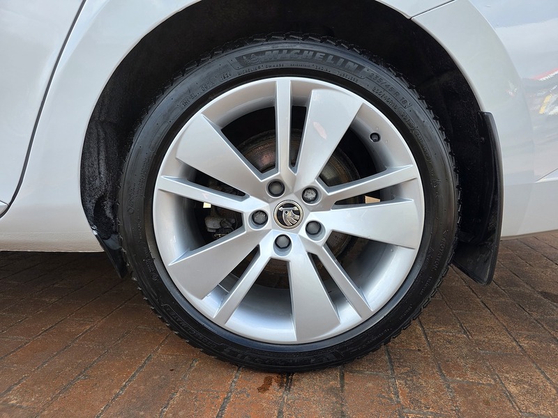 Skoda 2.0 TDI SE L Estate 5dr Diesel DSG Euro 6 (s/s) (150 ps)