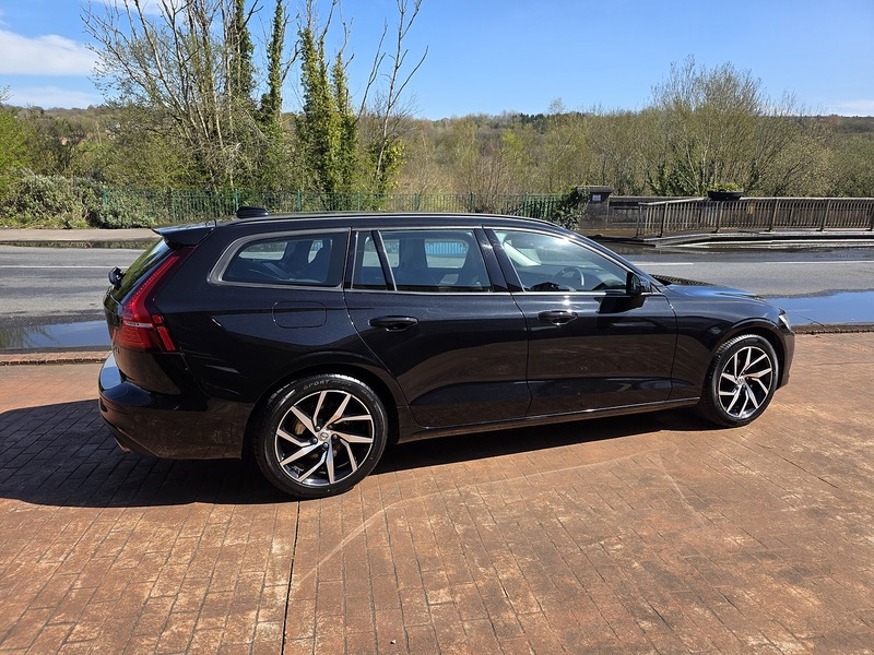 Volvo 2.0 D4 Momentum Estate 5dr Diesel Auto Euro 6 (s/s) (190 ps)