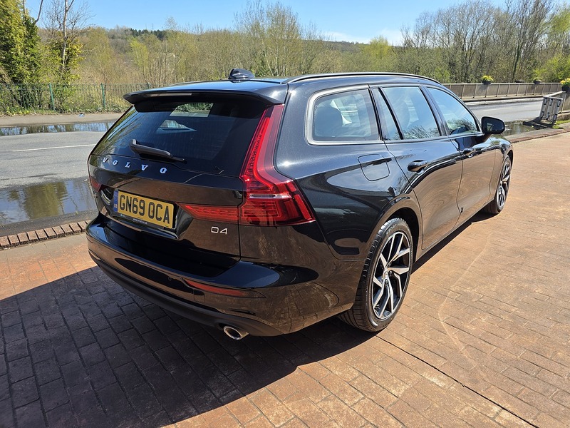 Volvo 2.0 D4 Momentum Estate 5dr Diesel Auto Euro 6 (s/s) (190 ps)