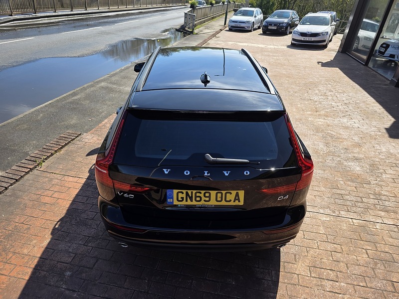Volvo 2.0 D4 Momentum Estate 5dr Diesel Auto Euro 6 (s/s) (190 ps)
