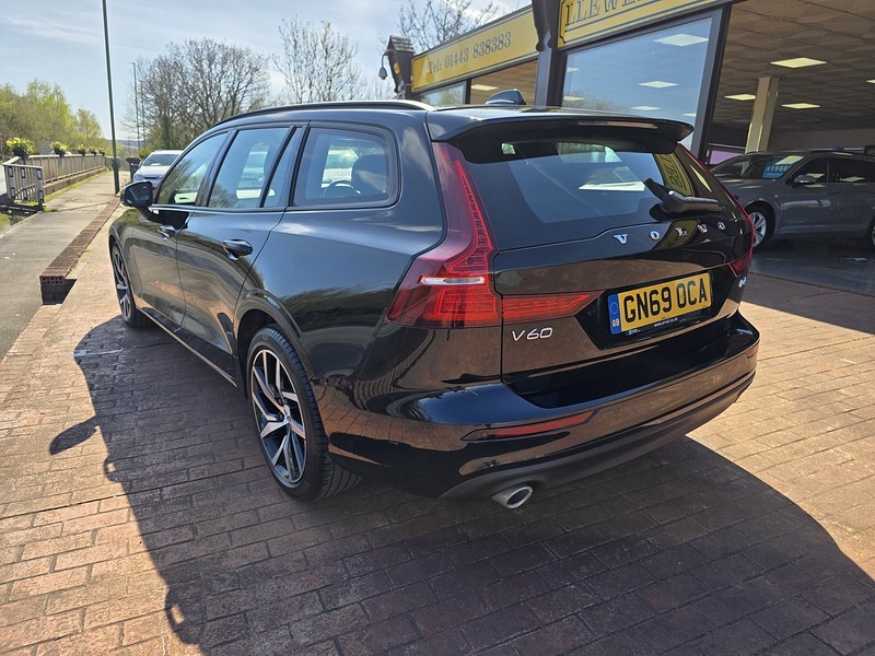 Volvo 2.0 D4 Momentum Estate 5dr Diesel Auto Euro 6 (s/s) (190 ps)