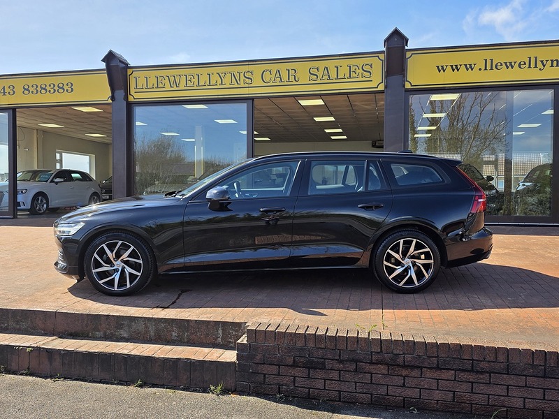Volvo 2.0 D4 Momentum Estate 5dr Diesel Auto Euro 6 (s/s) (190 ps)