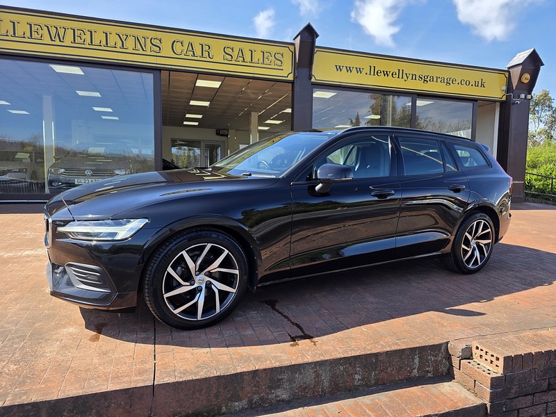 Volvo 2.0 D4 Momentum Estate 5dr Diesel Auto Euro 6 (s/s) (190 ps)