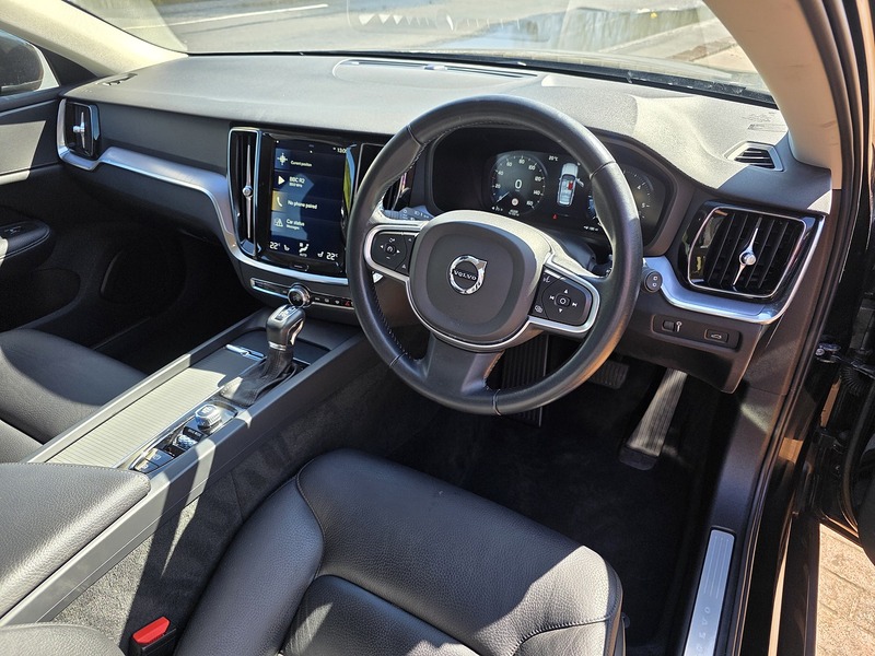 Volvo 2.0 D4 Momentum Estate 5dr Diesel Auto Euro 6 (s/s) (190 ps)