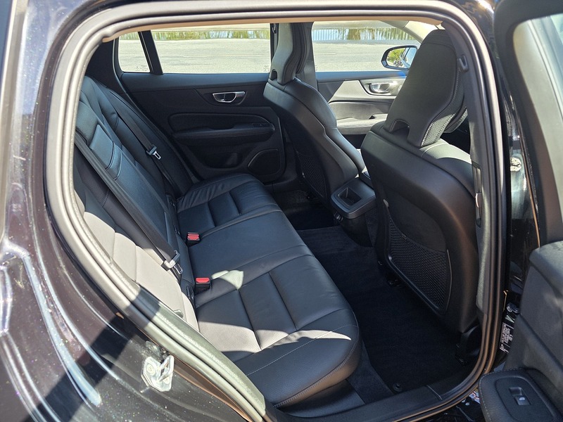 Volvo 2.0 D4 Momentum Estate 5dr Diesel Auto Euro 6 (s/s) (190 ps)