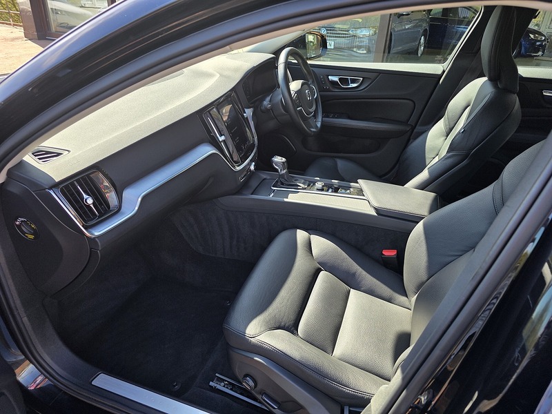 Volvo 2.0 D4 Momentum Estate 5dr Diesel Auto Euro 6 (s/s) (190 ps)