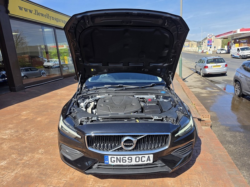 Volvo 2.0 D4 Momentum Estate 5dr Diesel Auto Euro 6 (s/s) (190 ps)