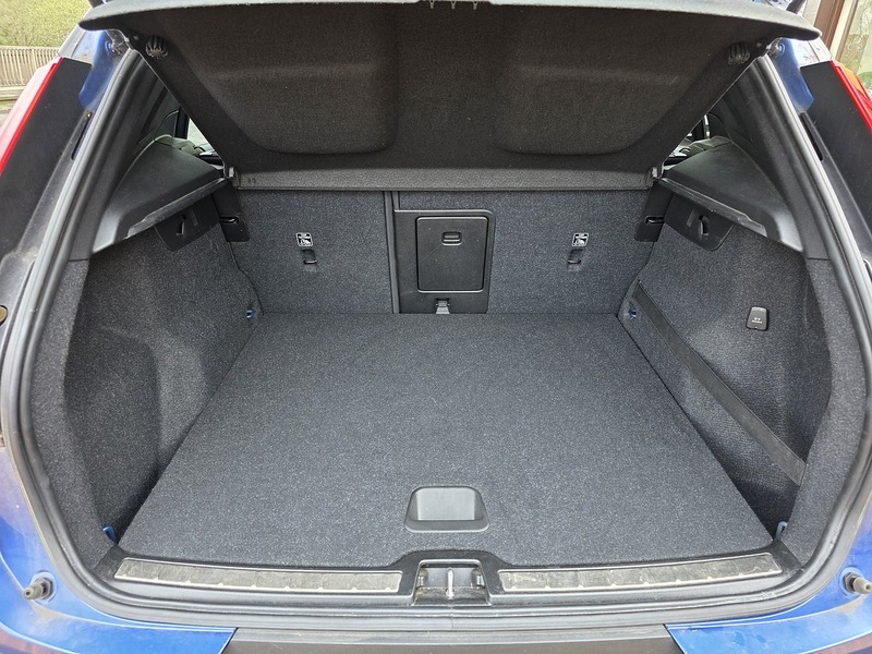 Volvo XC40 D3 R-Design Pro - U3657