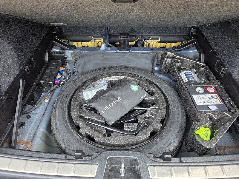 Volvo XC40 D3 R-Design Pro - U3657