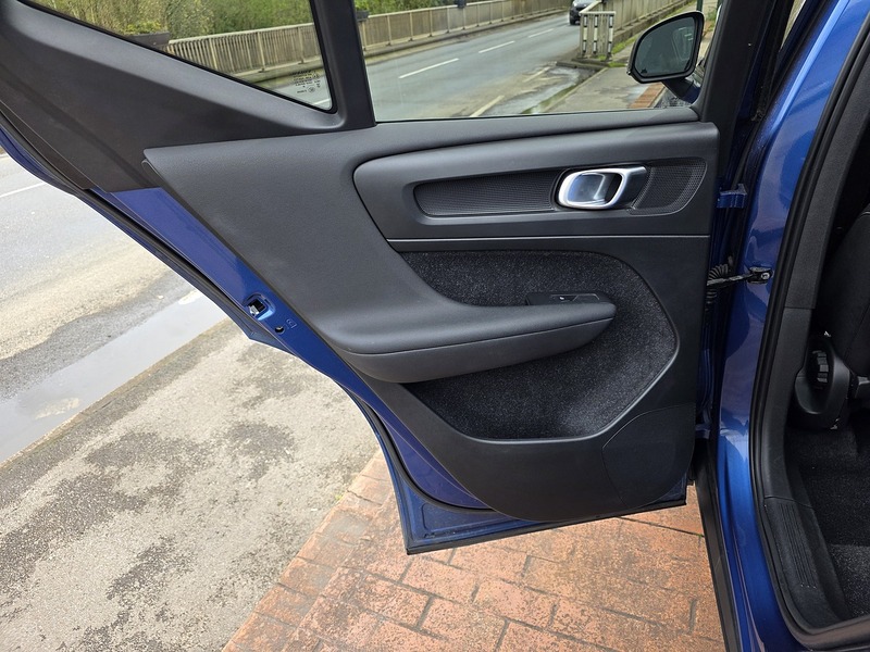 Volvo XC40 D3 R-Design Pro - U3657
