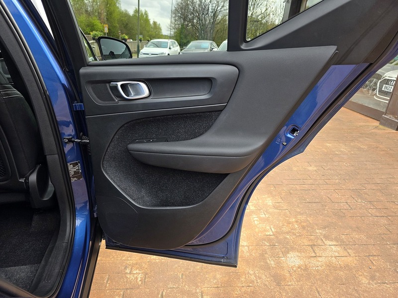 Volvo XC40 D3 R-Design Pro - U3657